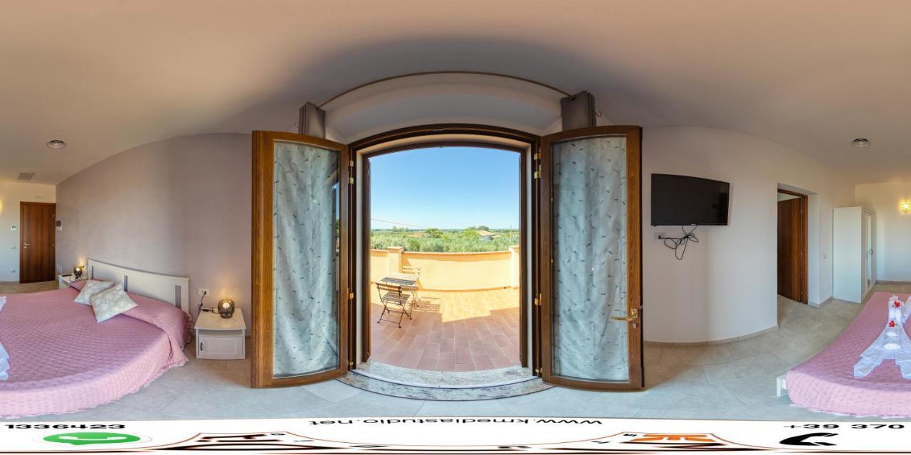Agriturismo Il Vecchio Olivo Кастането Кардучи Екстериор снимка