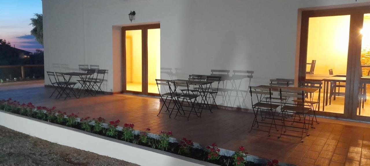 Agriturismo Il Vecchio Olivo Кастането Кардучи Екстериор снимка