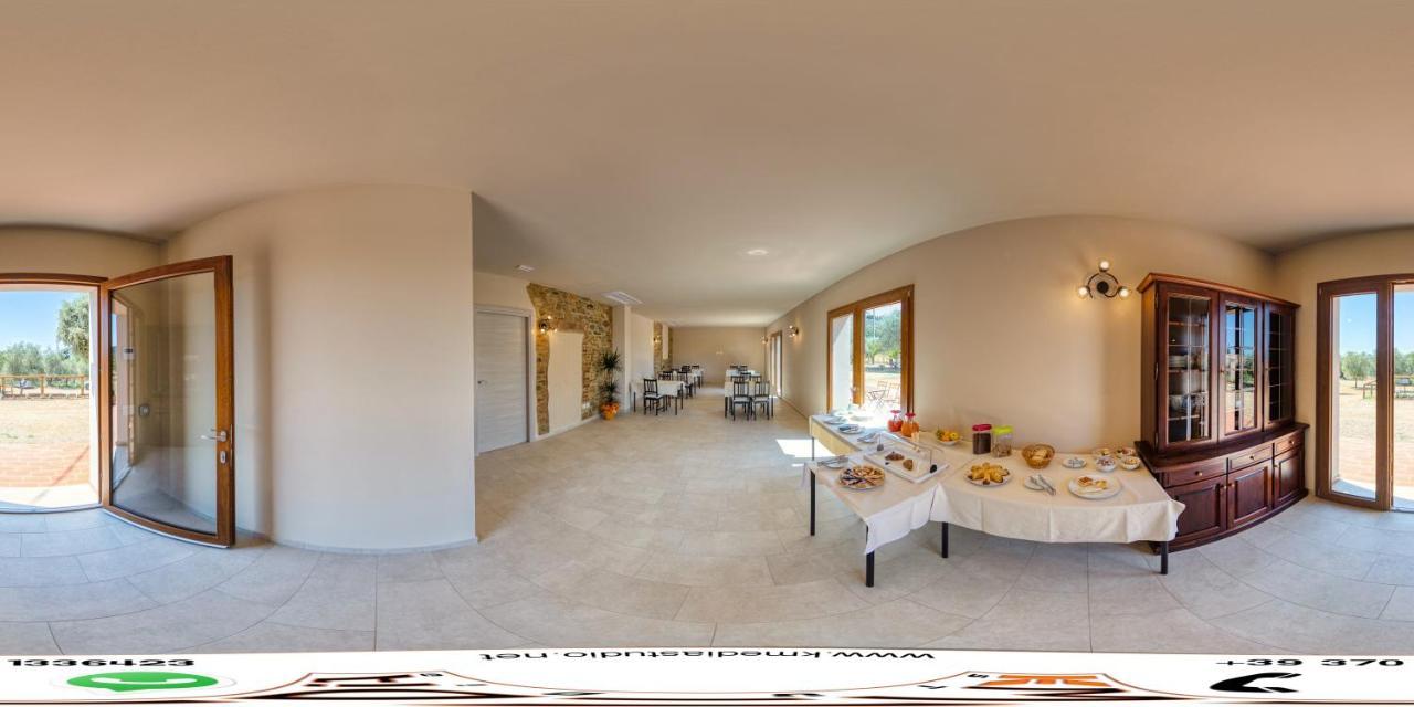 Agriturismo Il Vecchio Olivo Кастането Кардучи Екстериор снимка