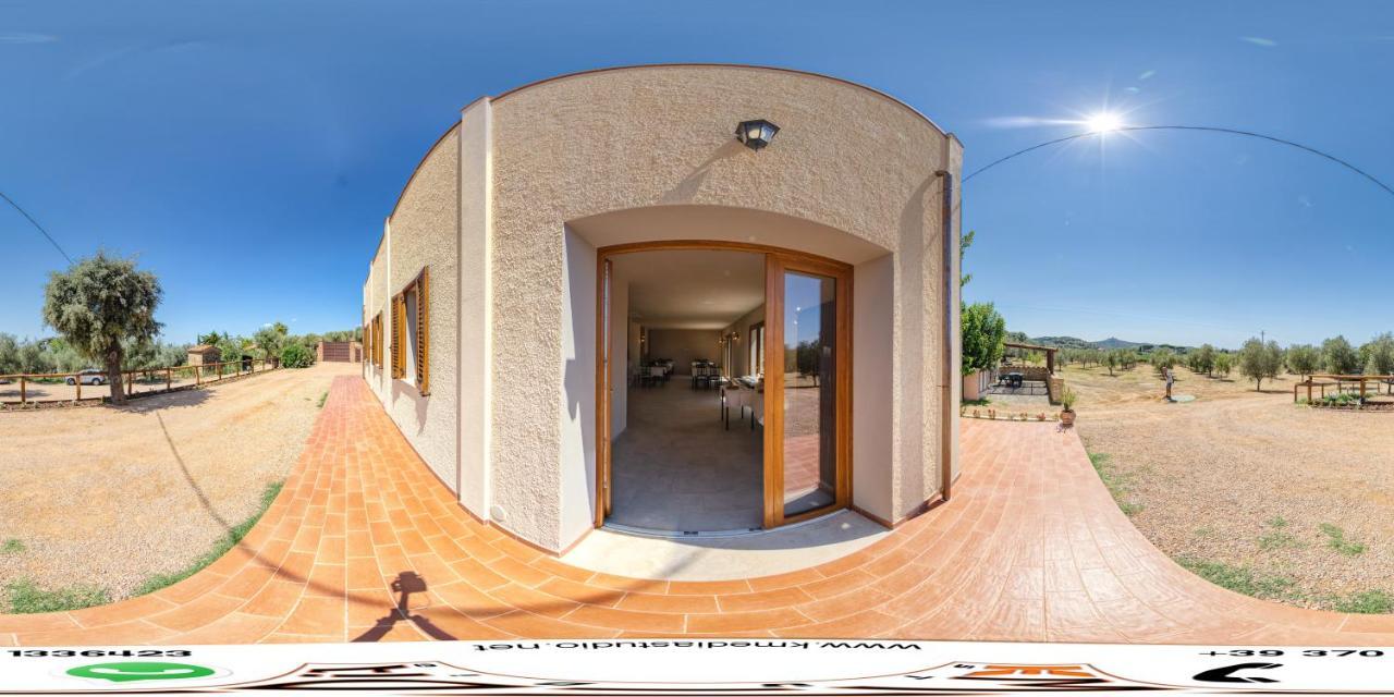 Agriturismo Il Vecchio Olivo Кастането Кардучи Екстериор снимка