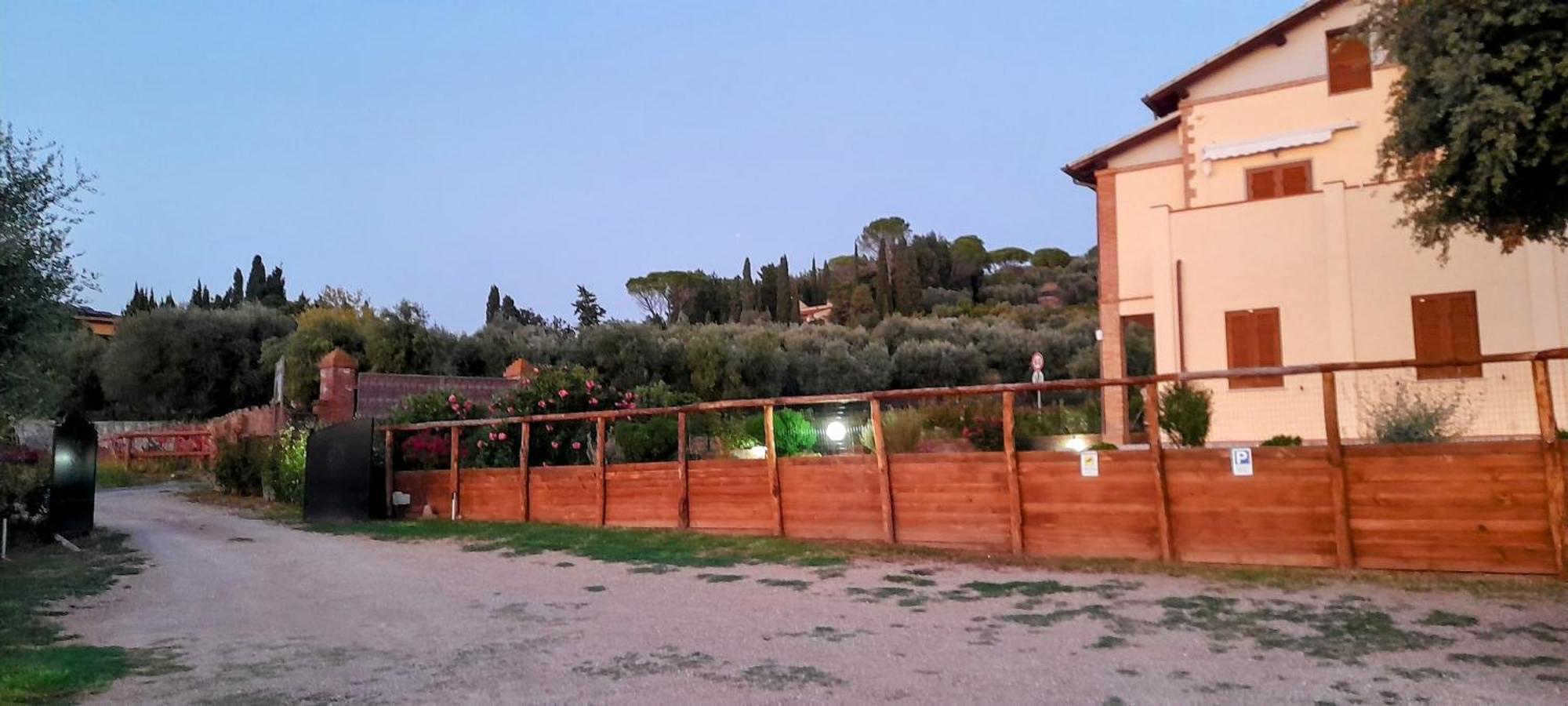 Agriturismo Il Vecchio Olivo Кастането Кардучи Екстериор снимка