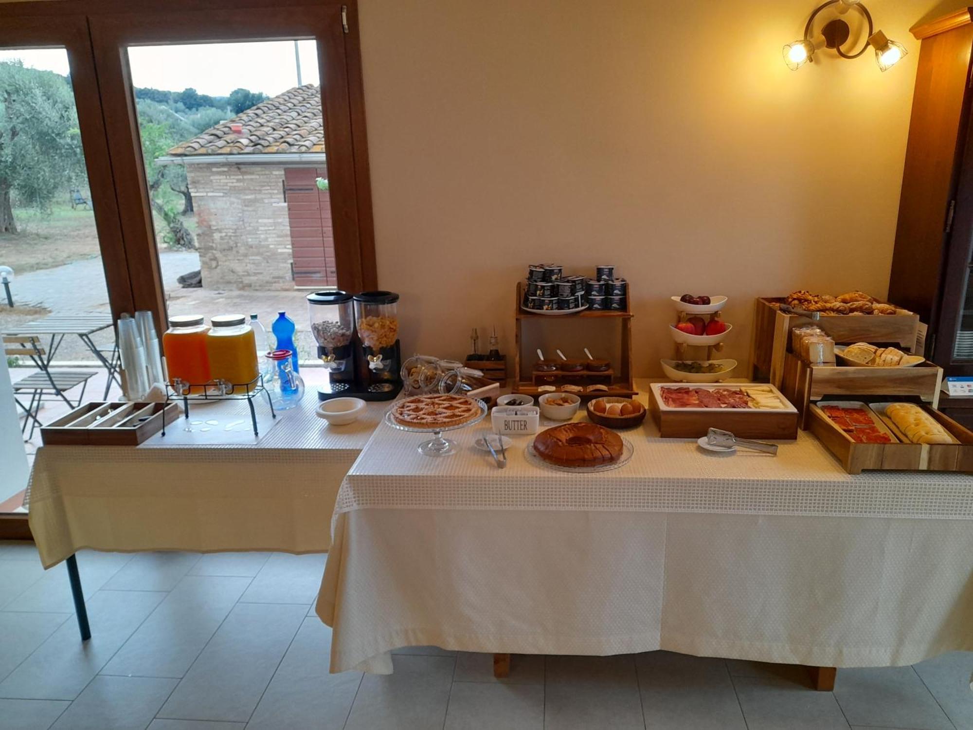 Agriturismo Il Vecchio Olivo Кастането Кардучи Екстериор снимка